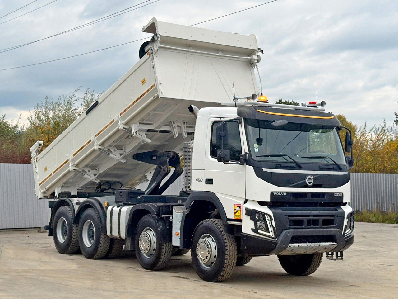 Volvo FMX 460 Kipper * BORDMATIC * 8x4 * TOPZUSTAND - 翻斗车:图3 Volvo FMX 460 Kipper * BORDMATIC * 8x4 * TOPZUSTAND - 翻斗车:图3
