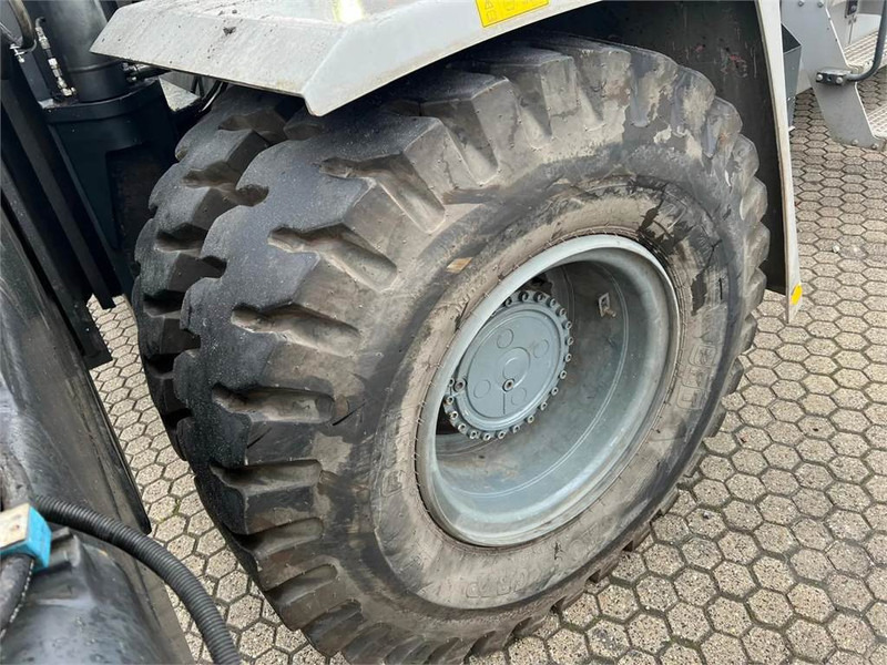 Kalmar DCG100-45ED7 - 集装箱叉装车:图4 Kalmar DCG100-45ED7 - 集装箱叉装车:图4