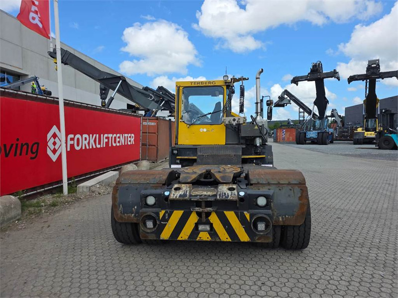 Terberg RT222 4x4 - 码头牵引车:图5 Terberg RT222 4x4 - 码头牵引车:图5