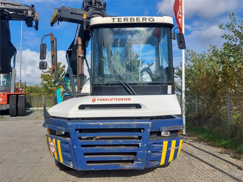 Terberg RT283 4x4 - 码头牵引车:图5 Terberg RT283 4x4 - 码头牵引车:图5