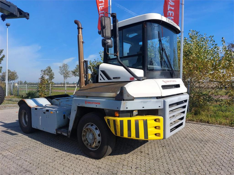 Terberg TT223 - 码头牵引车:图1 Terberg TT223 - 码头牵引车:图1