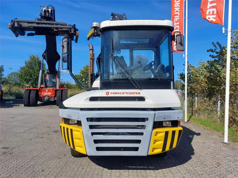 Terberg TT223 - 码头牵引车:图5 Terberg TT223 - 码头牵引车:图5