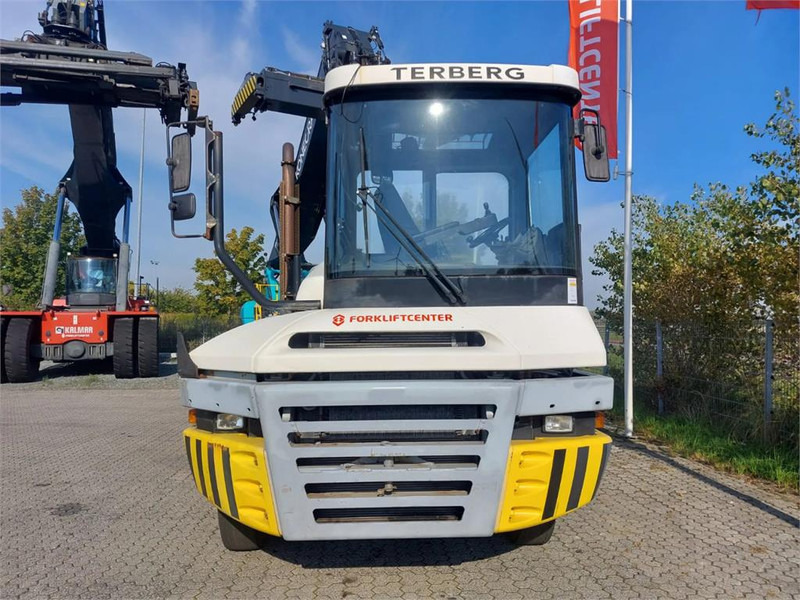 Terberg TT223 - 码头牵引车:图5 Terberg TT223 - 码头牵引车:图5