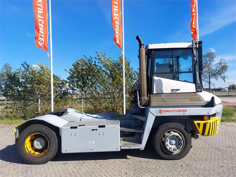 Terberg TT223 - 码头牵引车:图3 Terberg TT223 - 码头牵引车:图3