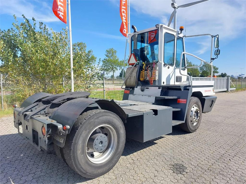 Terberg YT182 - 码头牵引车:图5 Terberg YT182 - 码头牵引车:图5