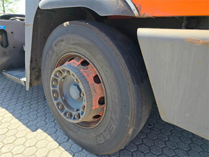 码头牵引车 Terberg YT182：图12