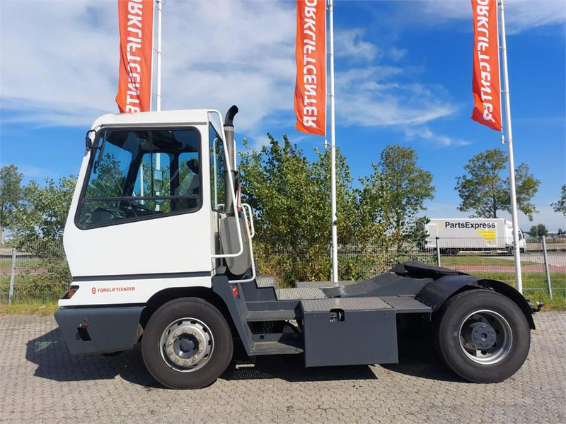 Terberg YT182 - 码头牵引车:图4 Terberg YT182 - 码头牵引车:图4