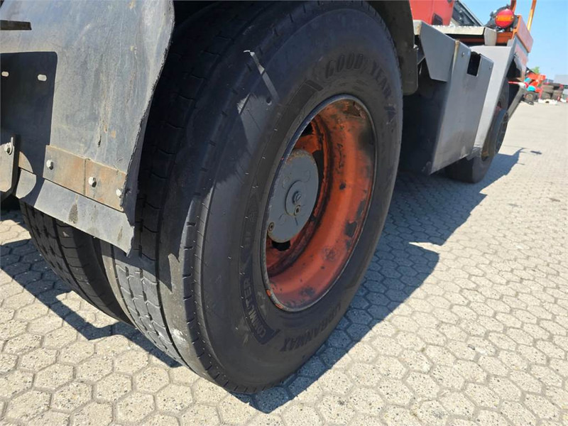 码头牵引车 Terberg YT182：图14