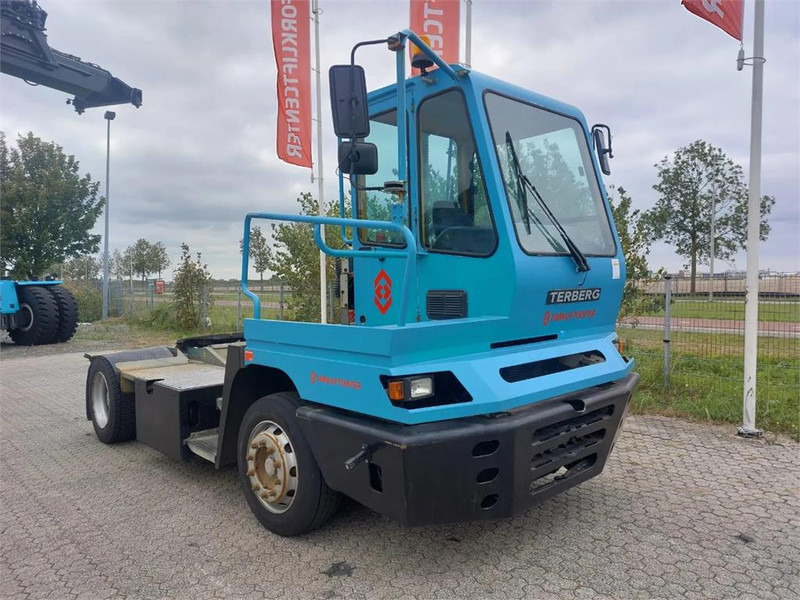 Terberg YT182 - 码头牵引车:图1 Terberg YT182 - 码头牵引车:图1