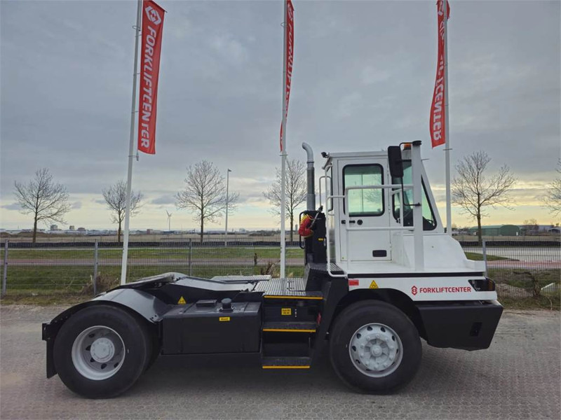 Terberg YT220 - 码头牵引车:图3 Terberg YT220 - 码头牵引车:图3