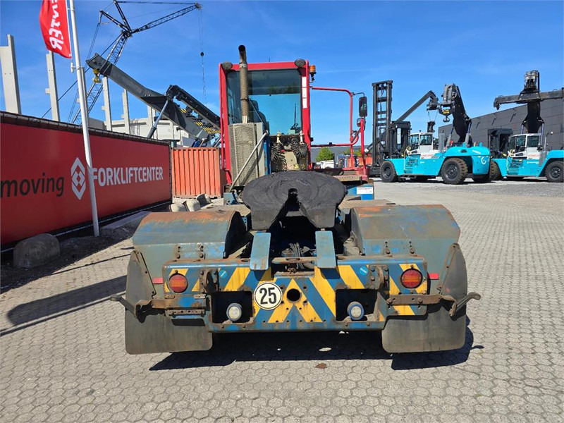 Terberg YT222 - 码头牵引车:图5 Terberg YT222 - 码头牵引车:图5