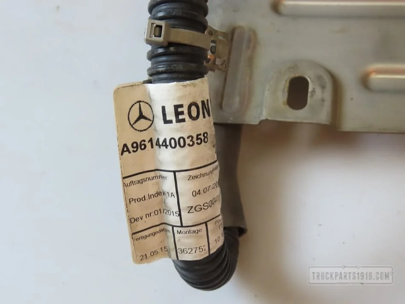 Mercedes-Benz Electrical System Kabelboom uitlaat MB MP4 - 电缆/ 线束 适用于 卡车:图2 Mercedes-Benz Electrical System Kabelboom uitlaat MB MP4 - 电缆/ 线束 适用于 卡车:图2