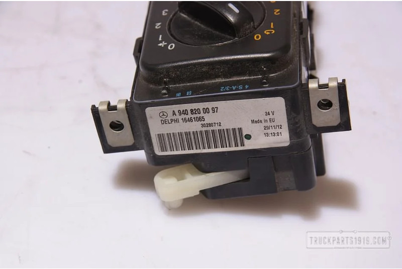 Mercedes-Benz Heating, Ventilation & AC Kachelbediening MB - 暖通系统 适用于 卡车:图2 Mercedes-Benz Heating, Ventilation & AC Kachelbediening MB - 暖通系统 适用于 卡车:图2