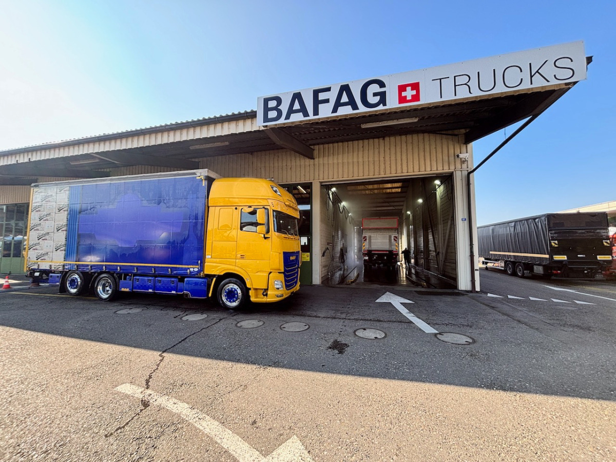 DAF FAN XF 530 LTD - 侧帘卡车:图2 DAF FAN XF 530 LTD - 侧帘卡车:图2