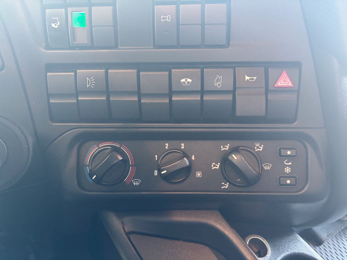 侧帘卡车 IVECO 190S40 Stralis：图6