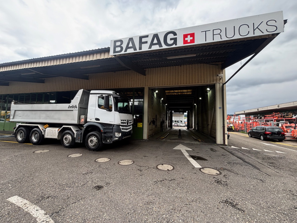 MERCEDES Arocs 3251 - 翻斗车:图2 MERCEDES Arocs 3251 - 翻斗车:图2