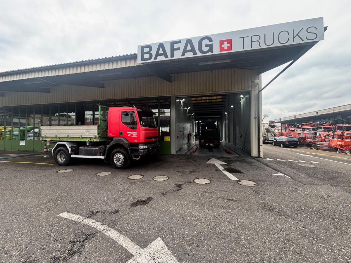 RENAULT Kerax 420DCI 4x4 - 翻斗车:图2 RENAULT Kerax 420DCI 4x4 - 翻斗车:图2