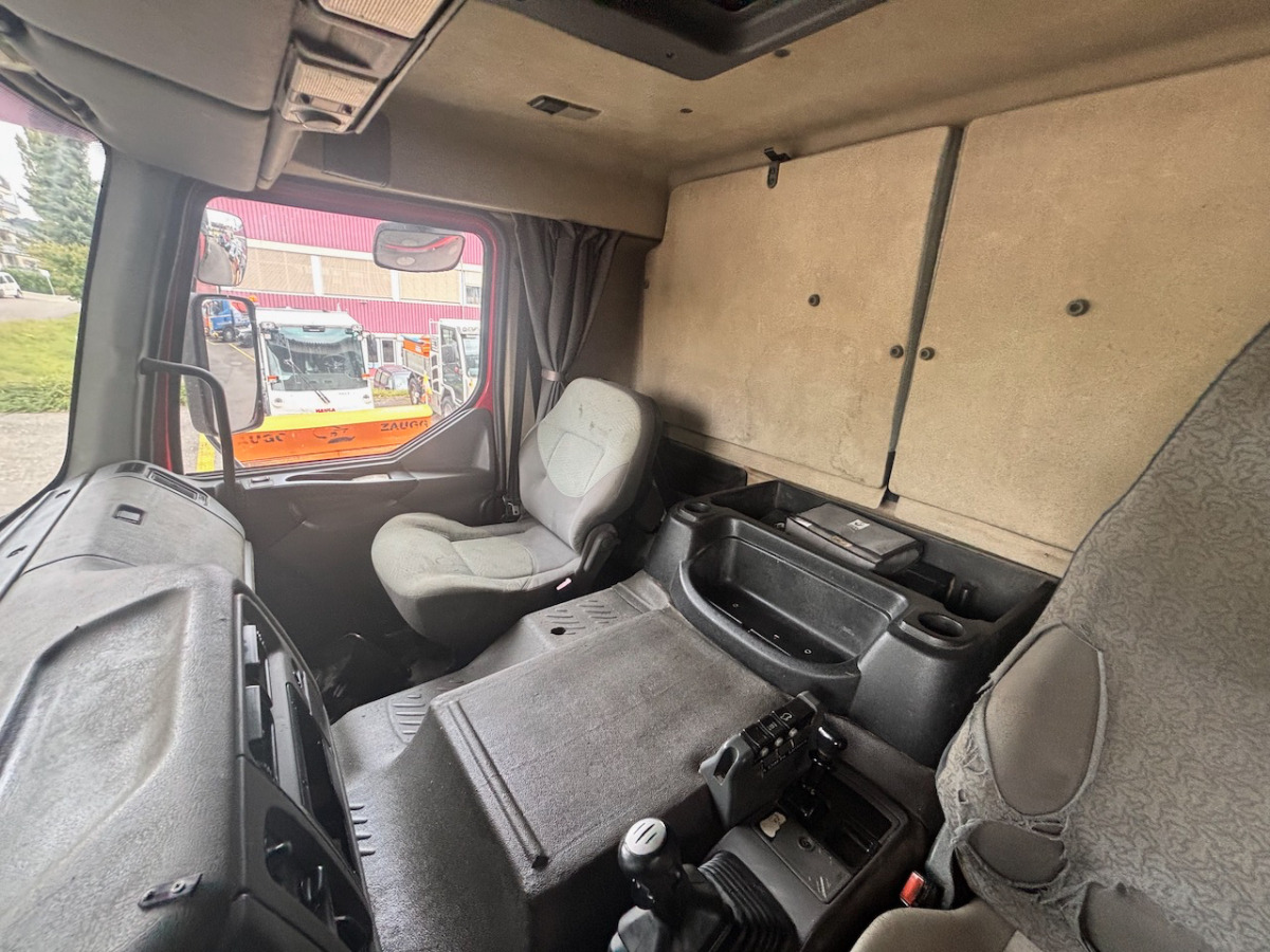 RENAULT Kerax 420DCI 4x4 - 翻斗车:图5 RENAULT Kerax 420DCI 4x4 - 翻斗车:图5