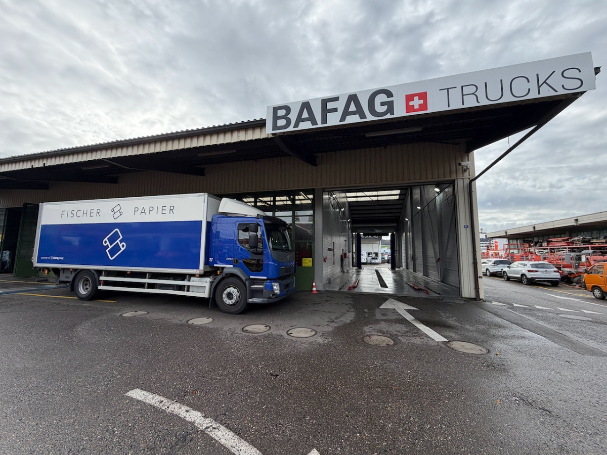 VOLVO FL-280 4x2R - 厢式卡车:图2 VOLVO FL-280 4x2R - 厢式卡车:图2