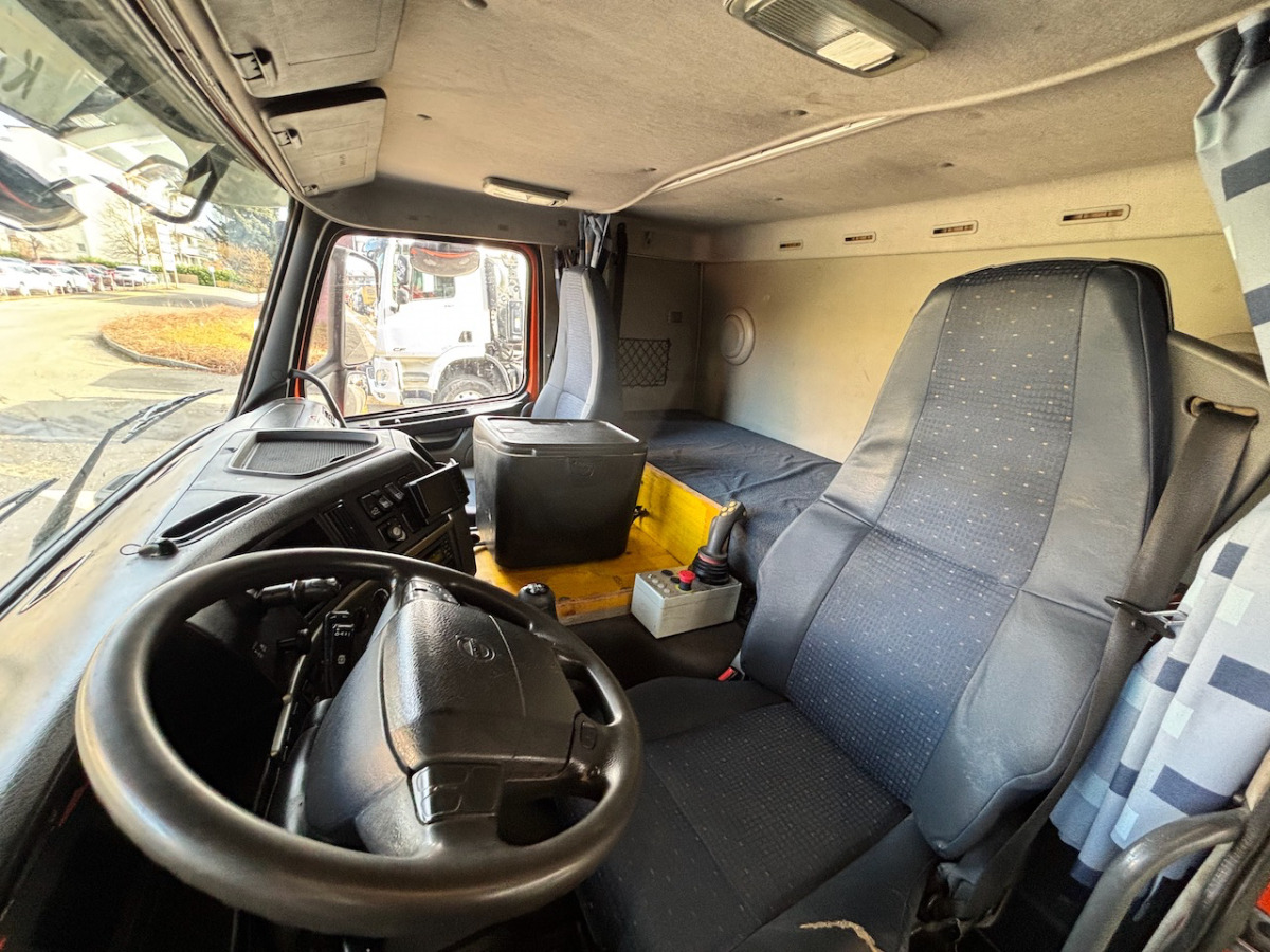 VOLVO FM 400 6x2R - 箕斗装载车:图4 VOLVO FM 400 6x2R - 箕斗装载车:图4