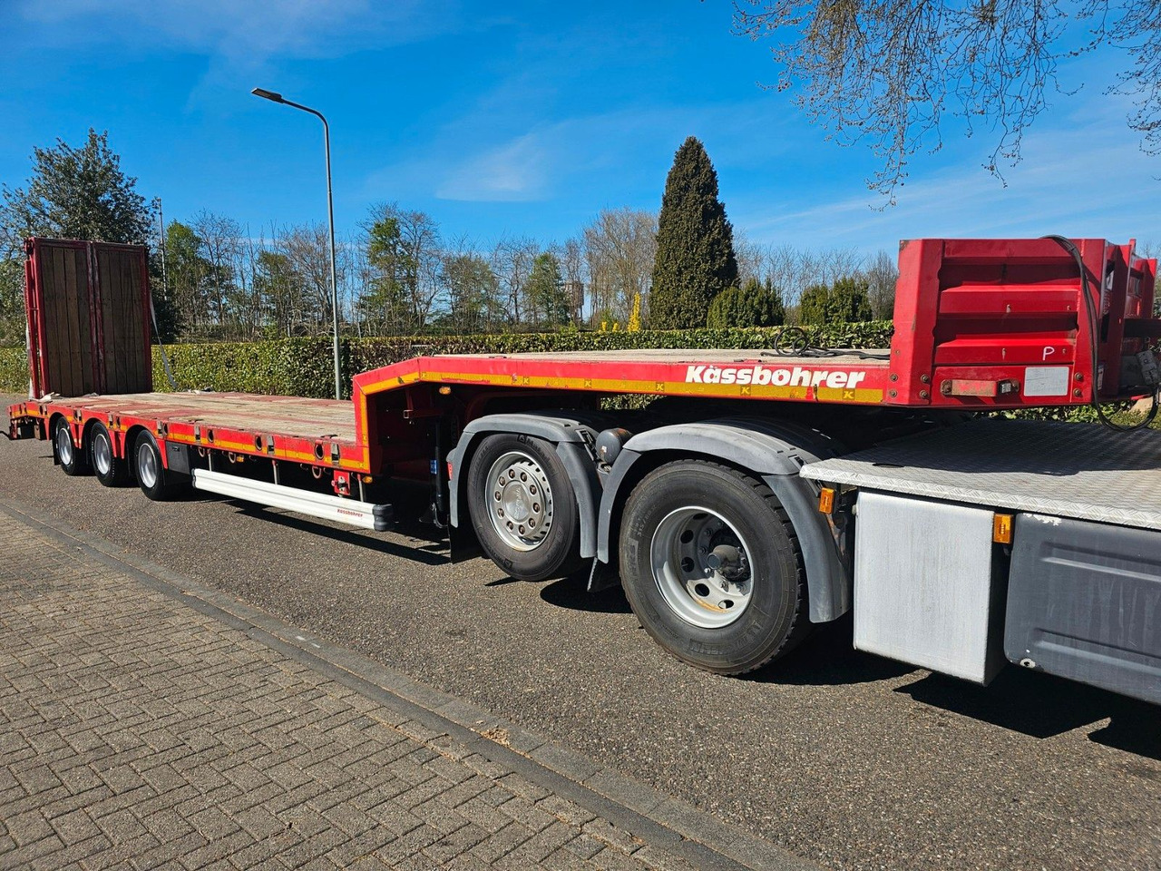 Kässbohrer LB3E Semie Tieflader Mit Rampen - 低装载半拖车:图3 Kässbohrer LB3E Semie Tieflader Mit Rampen - 低装载半拖车:图3