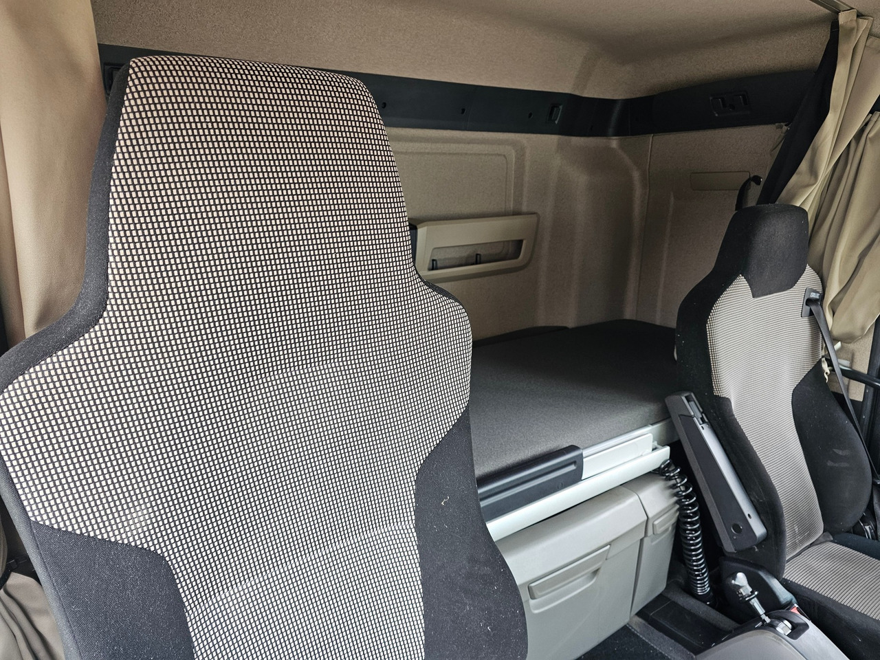 吊钩升降车 MAN TGS 28.500 L 6x2-4 Hooklift:图11 吊钩升降车 MAN TGS 28.500 L 6x2-4 Hooklift:图11