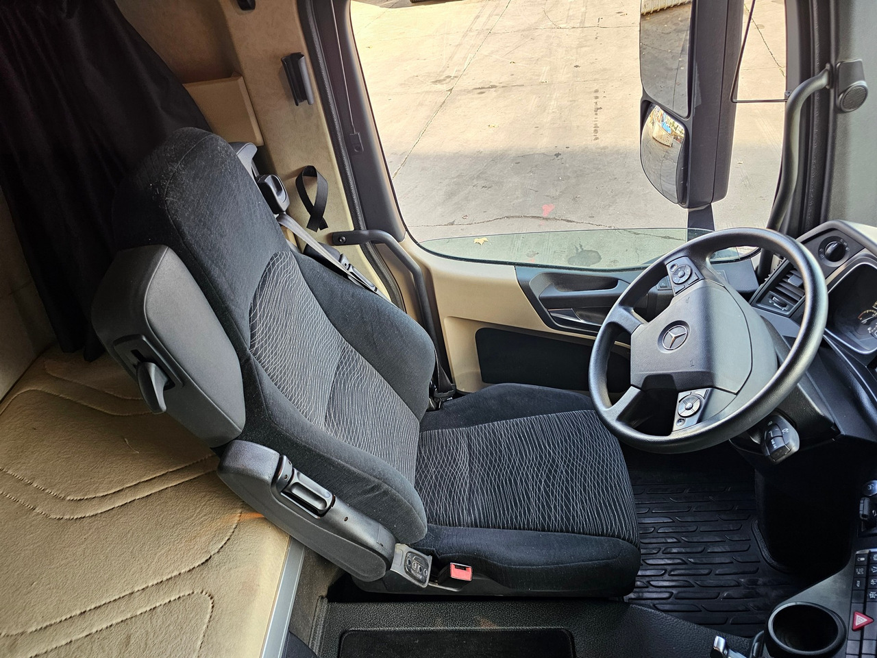 栏板式/ 平板卡车, 起重车 Mercedes Benz Actros 2645 6x4:图14 栏板式/ 平板卡车, 起重车 Mercedes Benz Actros 2645 6x4:图14