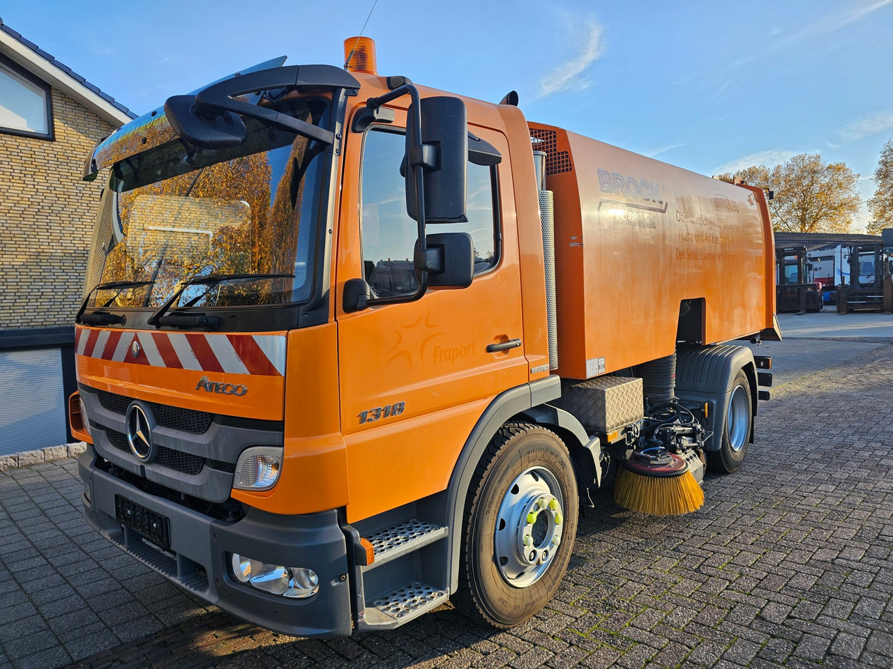 Mercedes Benz Atergo 1518 - 道路清扫机:图4 Mercedes Benz Atergo 1518 - 道路清扫机:图4