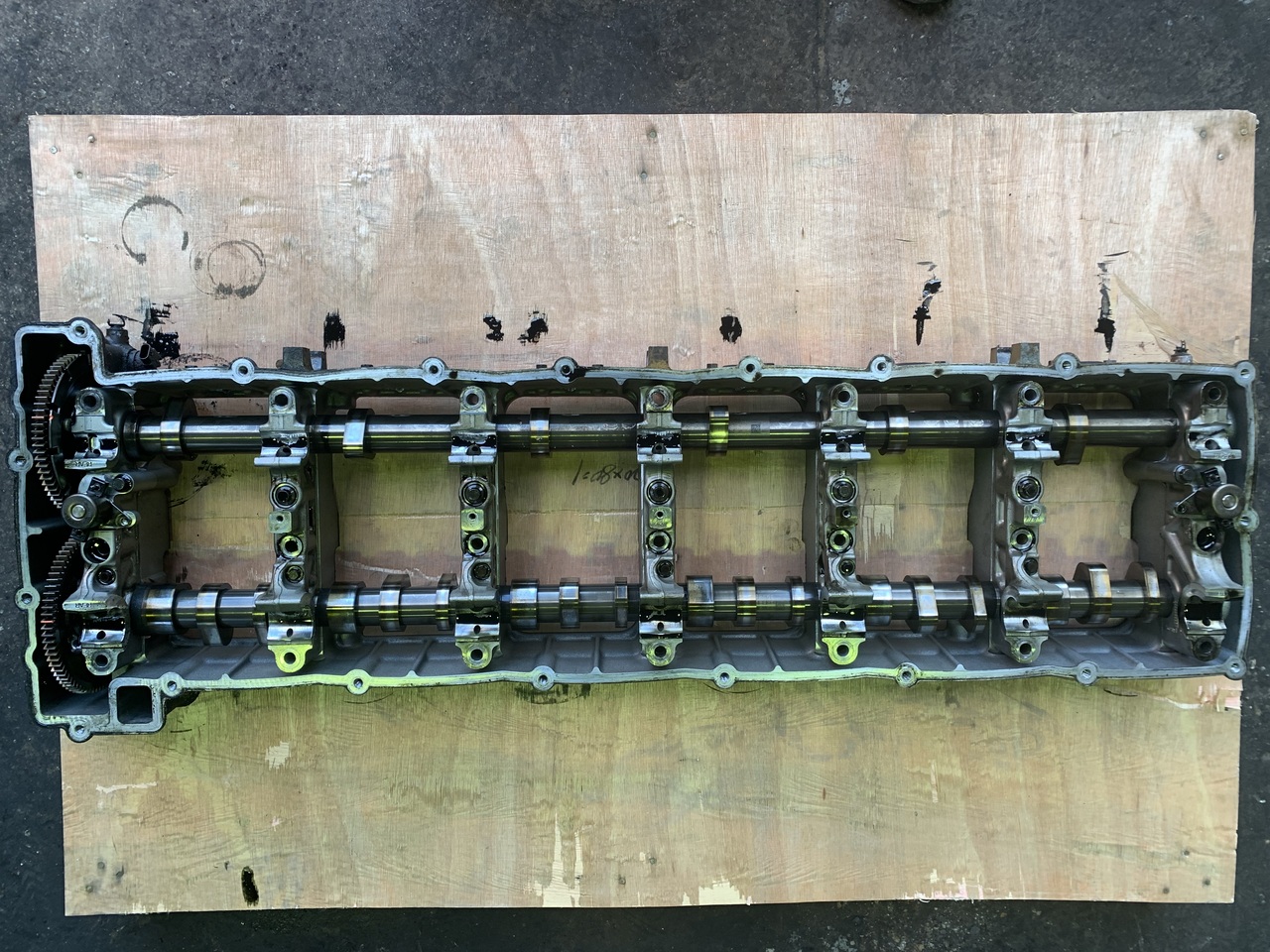 CYLINDER HEAD WITH VALVES,ROCKER SHAFT (INTAKE AND EXHAUST),REINFORCING FRAME ACTROS MP4 OM471 LA EURO 5 - 发动机及其零件 适用于 卡车:图4 CYLINDER HEAD WITH VALVES,ROCKER SHAFT (INTAKE AND EXHAUST),REINFORCING FRAME ACTROS MP4 OM471 LA EURO 5 - 发动机及其零件 适用于 卡车:图4