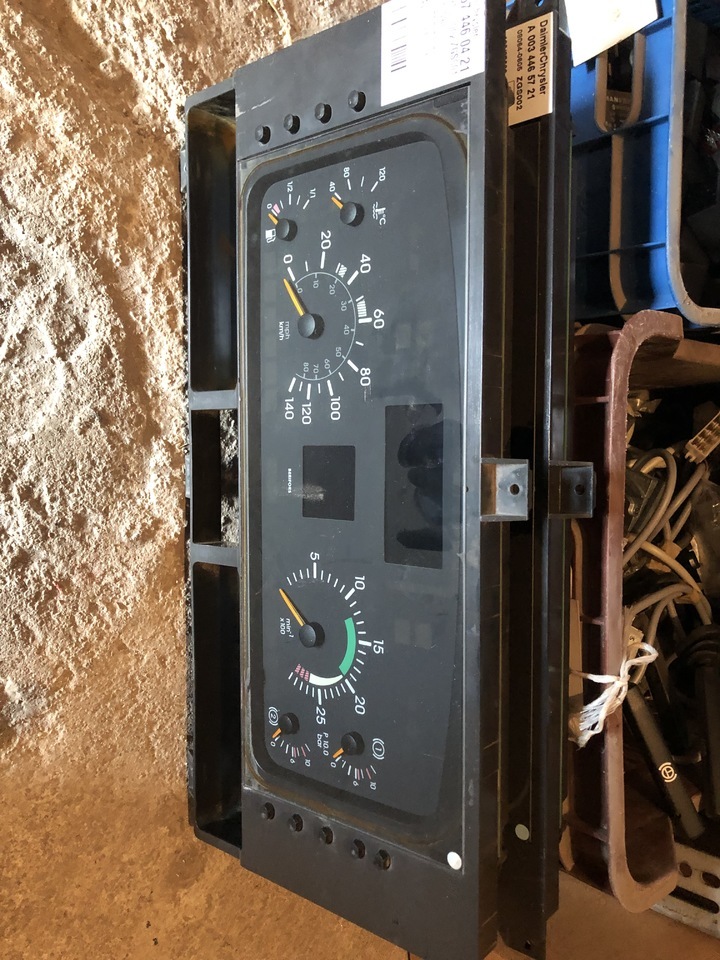 MERCEDES ACTROS MP1-MP2-MP3-MP4-ATEGO2 ELECTRONIC INSTRUMENT EURO 2/3/4/5 - 行车记录仪 适用于 卡车:图1 MERCEDES ACTROS MP1-MP2-MP3-MP4-ATEGO2 ELECTRONIC INSTRUMENT EURO 2/3/4/5 - 行车记录仪 适用于 卡车:图1