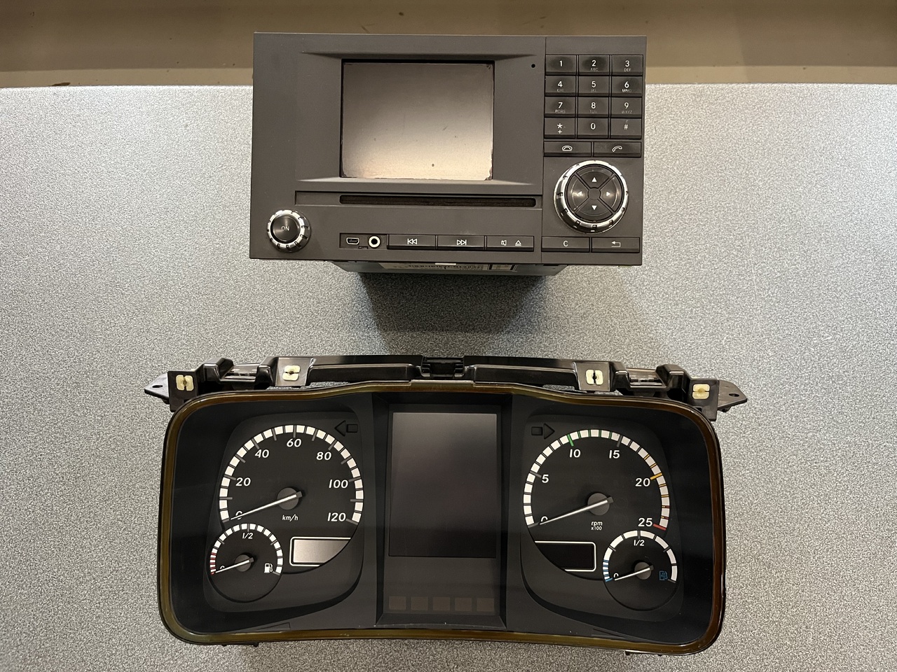 MERCEDES-BENZ ACTROS MP2-MP3-MP4 ELECTRONIC INSTRUMENT - 行车记录仪 适用于 卡车:图3 MERCEDES-BENZ ACTROS MP2-MP3-MP4 ELECTRONIC INSTRUMENT - 行车记录仪 适用于 卡车:图3