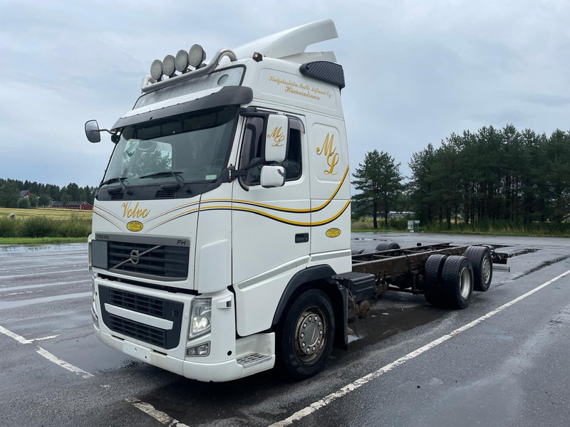 Volvo FH500 6x2 - 驾驶室底盘卡车:图1 Volvo FH500 6x2 - 驾驶室底盘卡车:图1