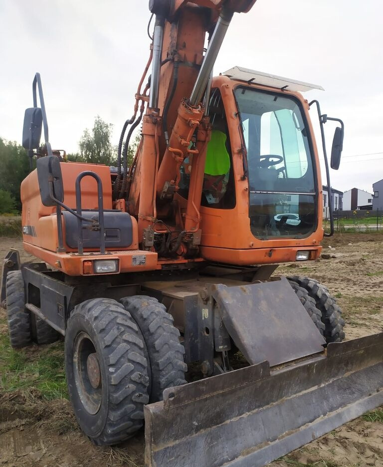 Doosan DX160 w - 轮式挖掘机:图3 Doosan DX160 w - 轮式挖掘机:图3
