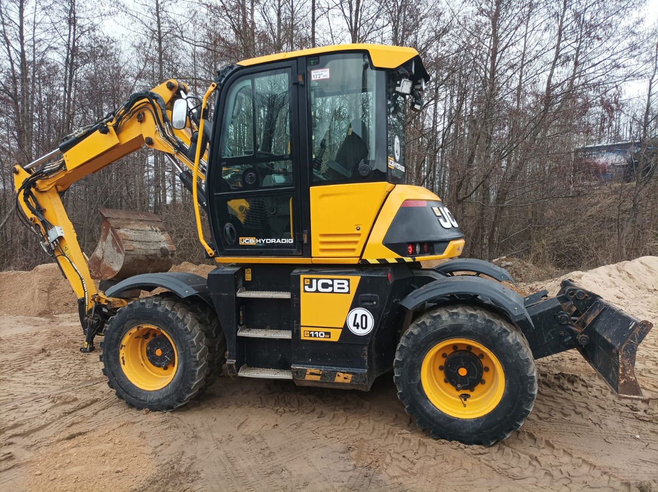 JCB HD110WT T4F - 小型挖掘机:图4 JCB HD110WT T4F - 小型挖掘机:图4