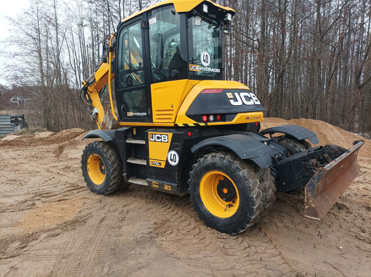 JCB HD110WT T4F - 小型挖掘机:图1 JCB HD110WT T4F - 小型挖掘机:图1