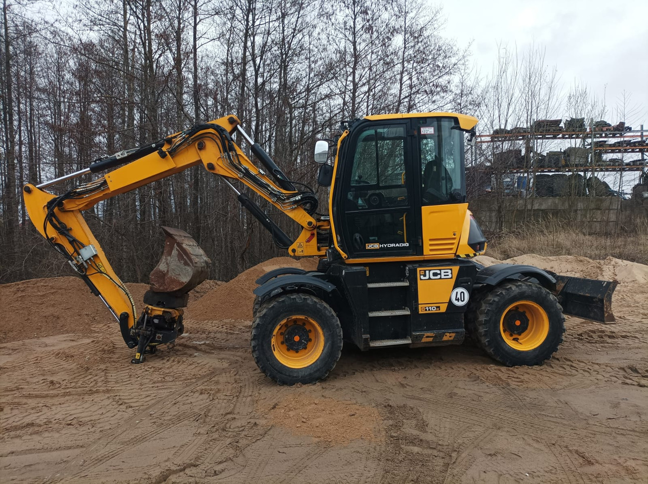 JCB HD110WT T4F - 小型挖掘机:图2 JCB HD110WT T4F - 小型挖掘机:图2