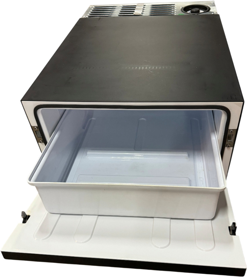 DAF CF KOELKAST REFRIGERATOR 30LTR 682x440x254mm 1364410 - 驾驶室和内部 适用于 卡车:图1 DAF CF KOELKAST REFRIGERATOR 30LTR 682x440x254mm 1364410 - 驾驶室和内部 适用于 卡车:图1