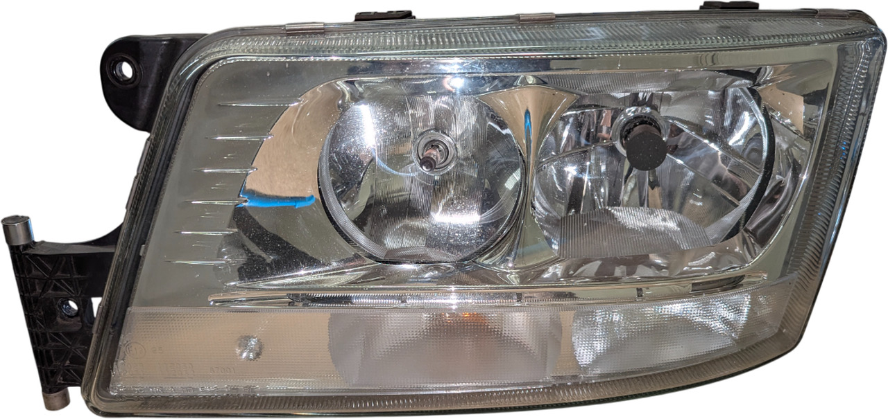 MAN TGX/TGS E6 XENON KOPLAMP GEBRUIKT LINKS 81251016713U - 前照灯 适用于 卡车:图1 MAN TGX/TGS E6 XENON KOPLAMP GEBRUIKT LINKS 81251016713U - 前照灯 适用于 卡车:图1