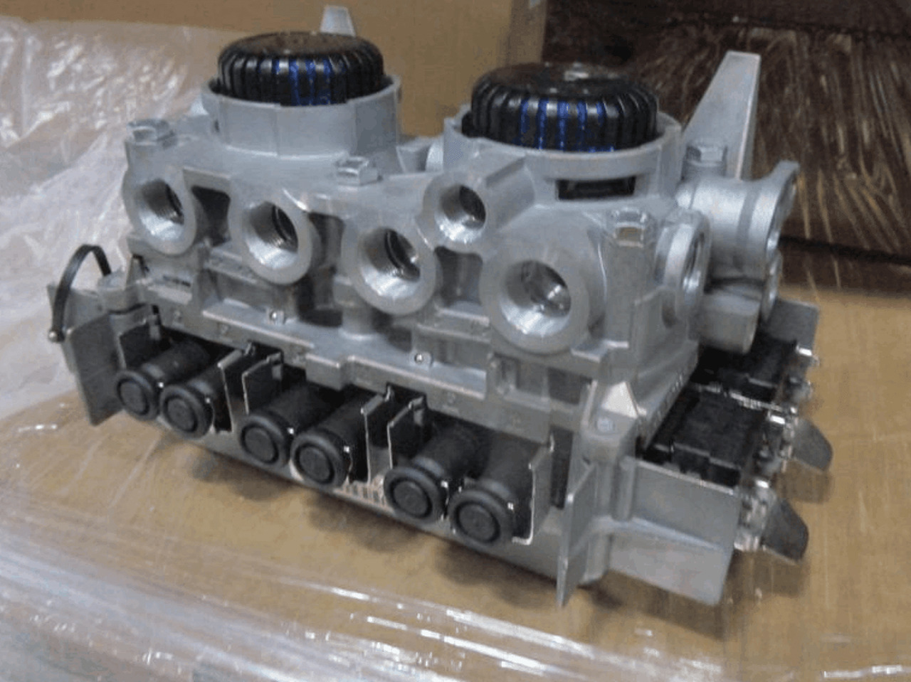 WABCO EBS MODULATOR SCHMITZ,KRONE NIEUW + deposit 4801020140 - 制动阀 适用于 卡车:图3 WABCO EBS MODULATOR SCHMITZ,KRONE NIEUW + deposit 4801020140 - 制动阀 适用于 卡车:图3