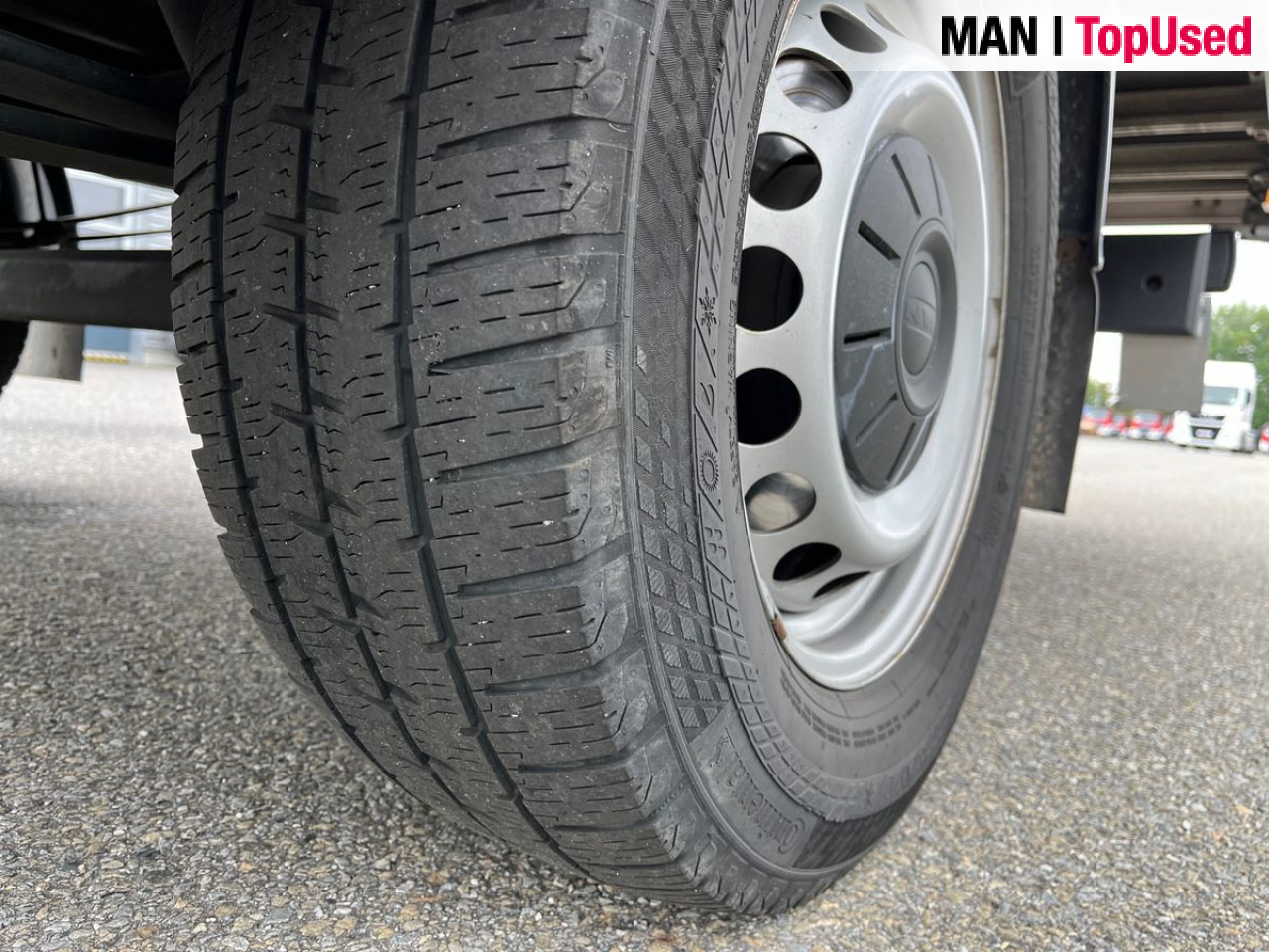 MAN TGE 3.180 4X2F SB - 平板货车:图3 MAN TGE 3.180 4X2F SB - 平板货车:图3