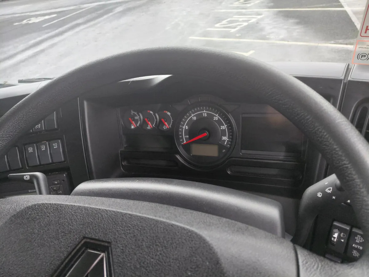 2019 Renault D 12T - 厢式卡车:图2 2019 Renault D 12T - 厢式卡车:图2