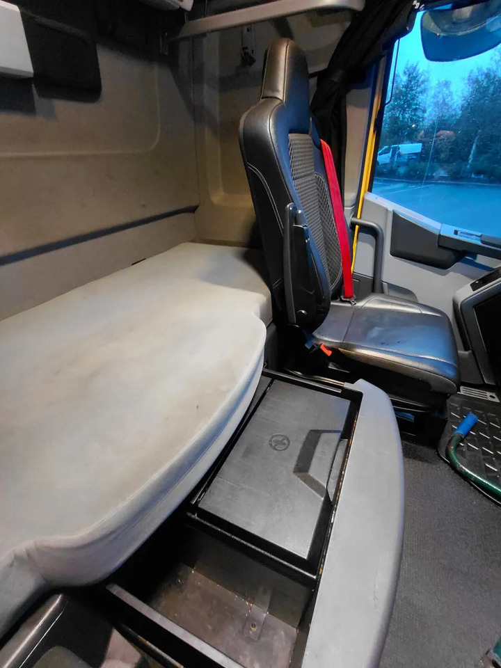 2019 Renault T-High 520 - 牵引车:图4 2019 Renault T-High 520 - 牵引车:图4