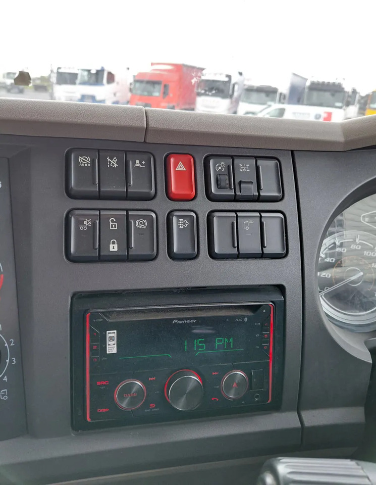 2020 DAF 260 HP AUTO CURTAINSIDER - 侧帘卡车:图4 2020 DAF 260 HP AUTO CURTAINSIDER - 侧帘卡车:图4