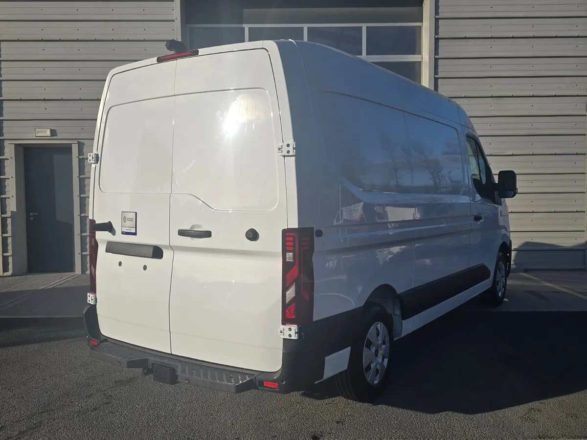 2025 Renault E-Tech Master L2H2 - 无侧窗厢式货车:图4 2025 Renault E-Tech Master L2H2 - 无侧窗厢式货车:图4