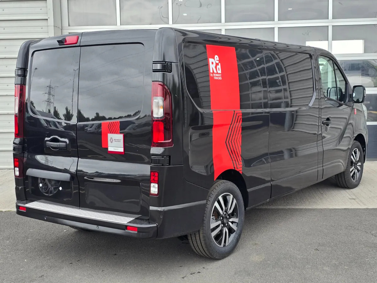 NEW Renault Trafic Exclusive 170BHP/150BHP Auto Black - 无侧窗厢式货车:图2 NEW Renault Trafic Exclusive 170BHP/150BHP Auto Black - 无侧窗厢式货车:图2
