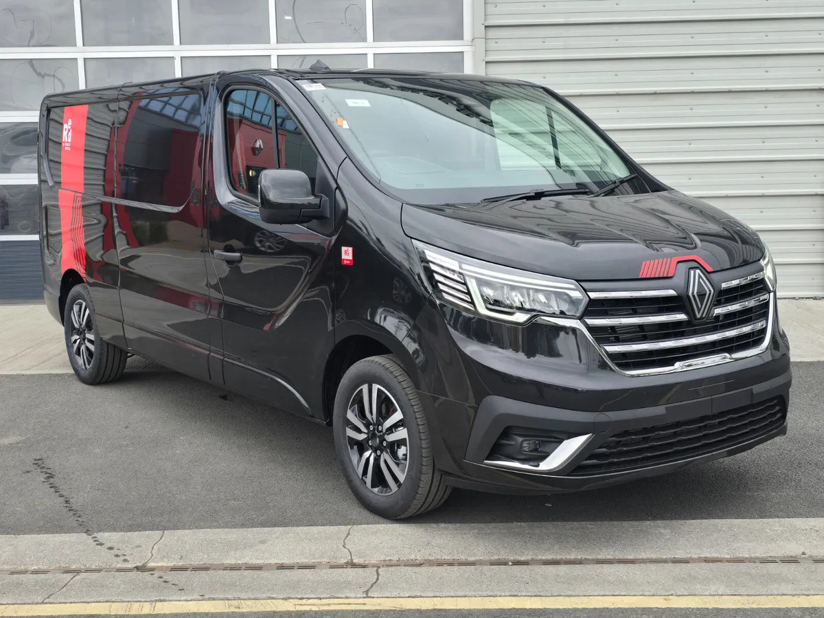 NEW Renault Trafic Exclusive 170BHP/150BHP Manual Black - 无侧窗厢式货车:图1 NEW Renault Trafic Exclusive 170BHP/150BHP Manual Black - 无侧窗厢式货车:图1