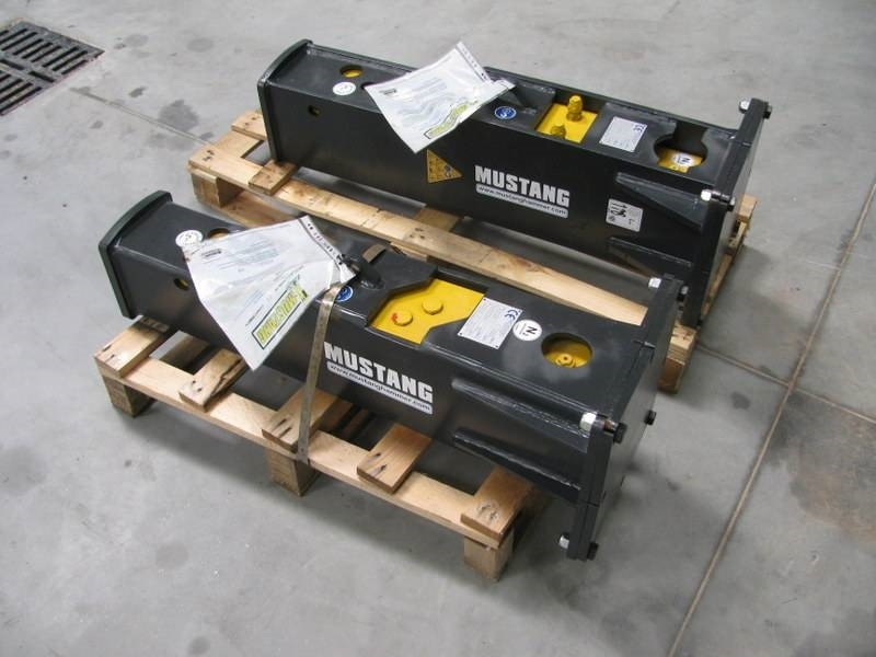 Mustang HM250 teža 255kg in 266kg NOVO - 液压锤 适用于 建筑机械:图1 Mustang HM250 teža 255kg in 266kg NOVO - 液压锤 适用于 建筑机械:图1