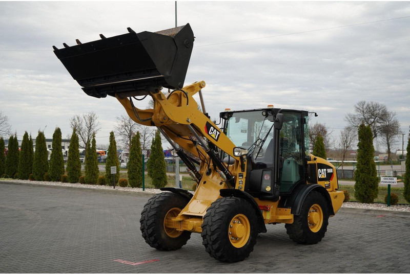 Caterpillar 906M / ŁADOWARKA KOŁOWA / 2019 ROK / ŁYŻKA SZCZĘKOWA / - 轮式装载机:图1 Caterpillar 906M / ŁADOWARKA KOŁOWA / 2019 ROK / ŁYŻKA SZCZĘKOWA / - 轮式装载机:图1