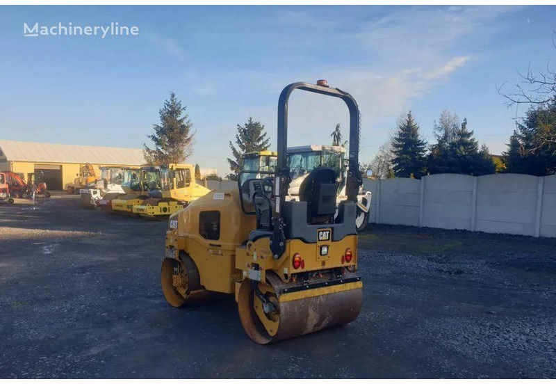 Caterpillar CB 24B road roller - 碾压机:图4 Caterpillar CB 24B road roller - 碾压机:图4