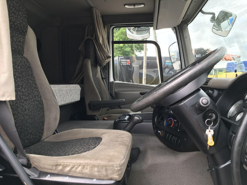 DAF CF 65.220 - 驾驶室底盘卡车:图3 DAF CF 65.220 - 驾驶室底盘卡车:图3